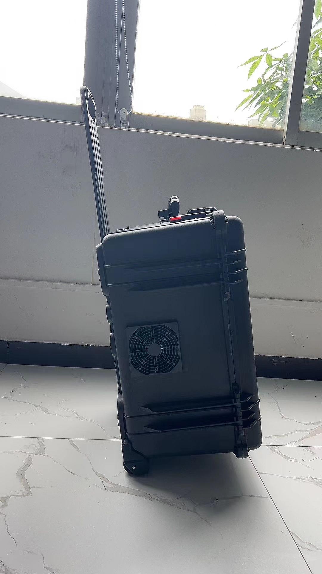 突泉手拉箱型移动通信干扰器